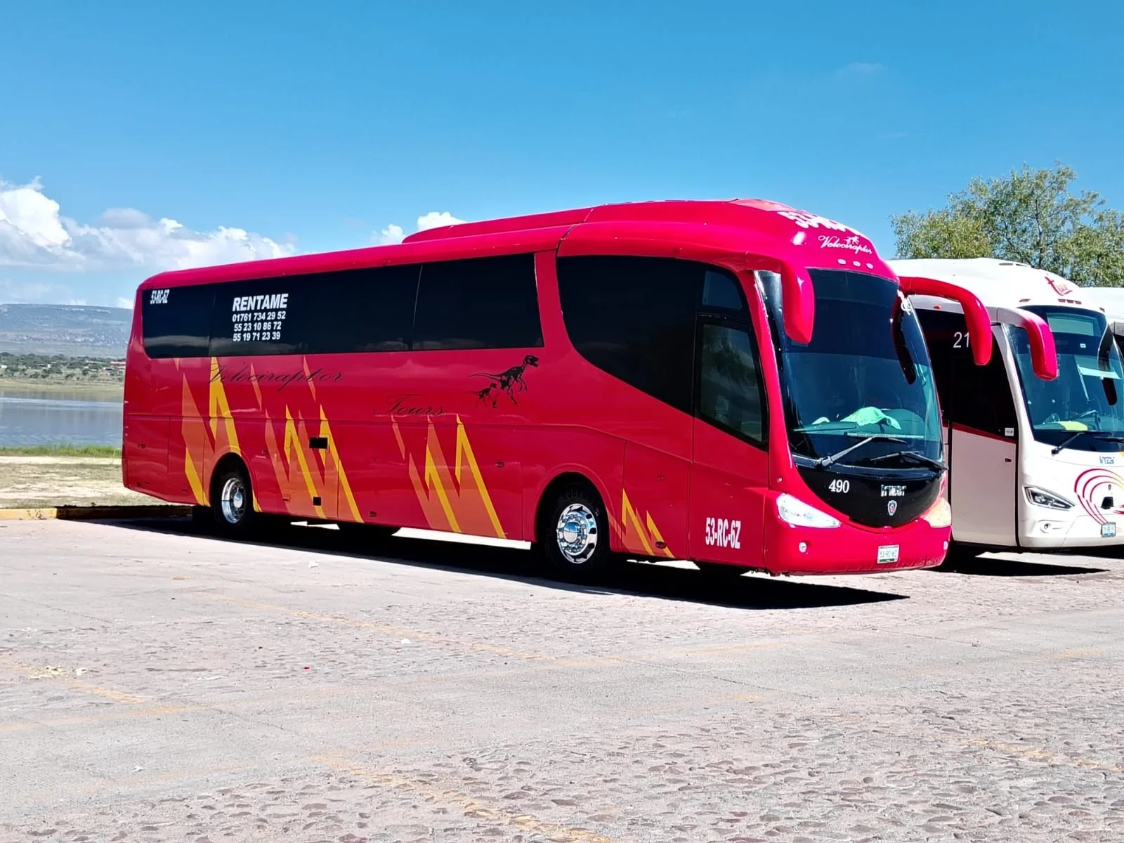 Vista exterior del autobús IRIZAR PB ROJO NUM ECO 490